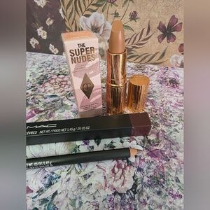 Combo-Omber lip : *Super Star + Burgundy lip liner.